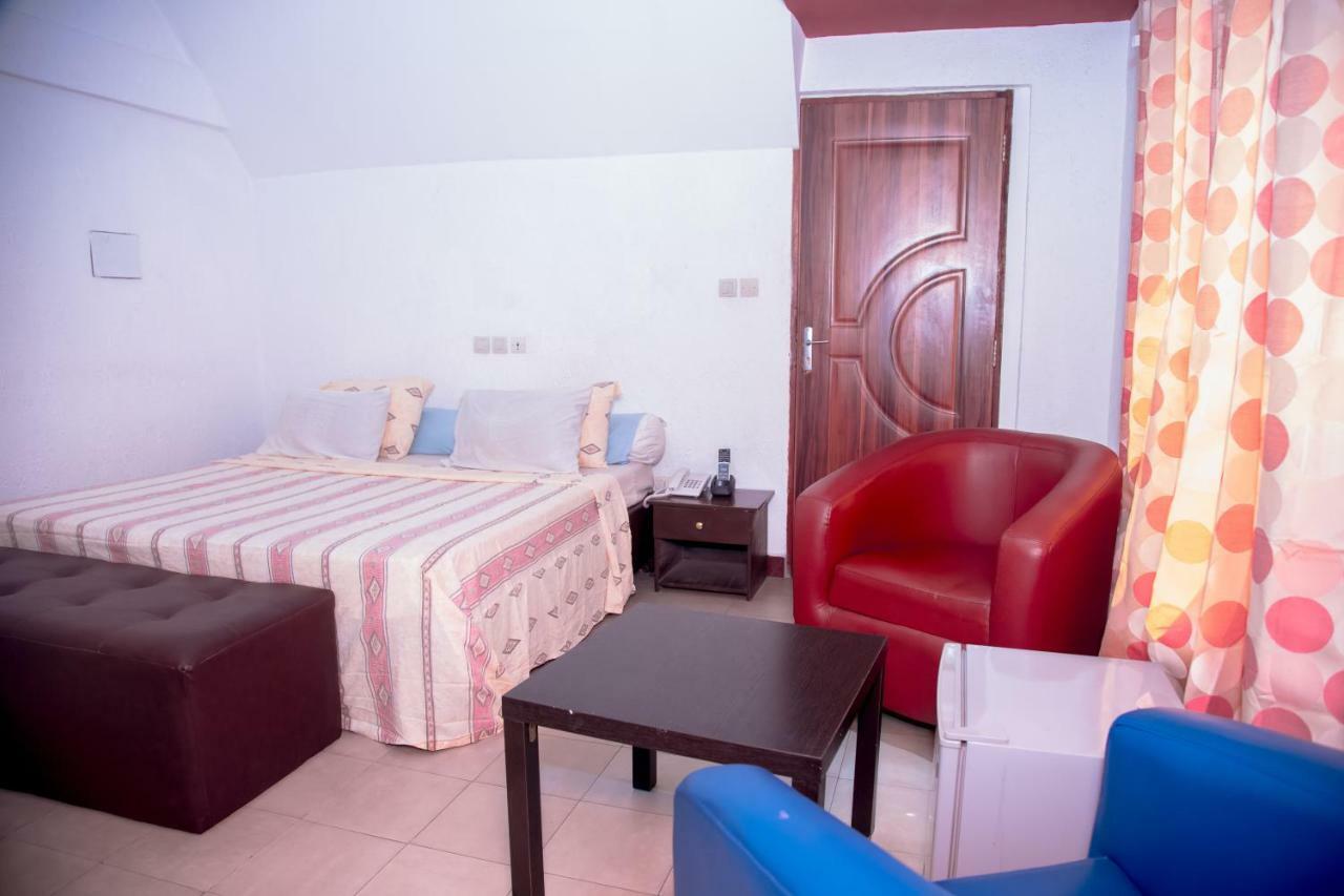 Senateur Hotel Agontinkon 科托努 外观 照片
